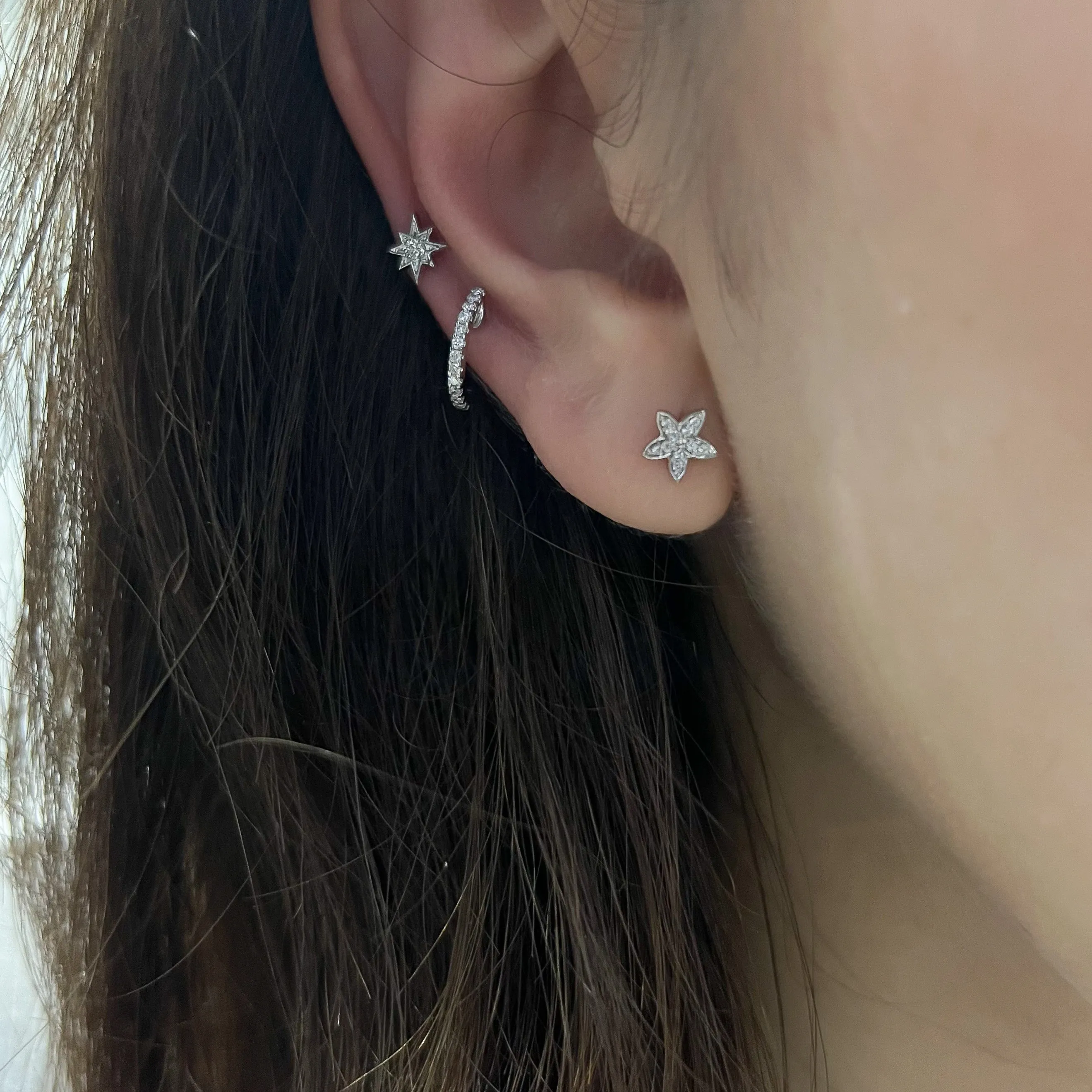 18ct White Gold 0.15ct Round Brilliant Diamond Hoop 'Huggie' Earrings