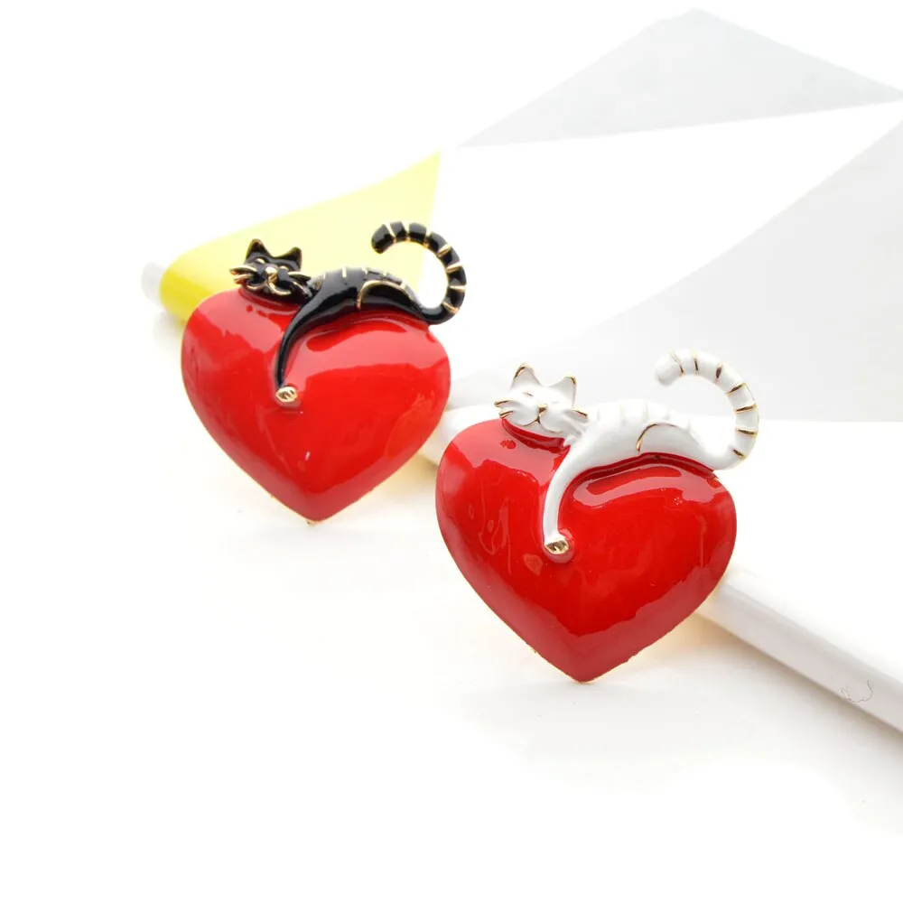 Enamel Heart And Cat Cute Kitty Pin Vivid Animal Brooches Kids Jewelry