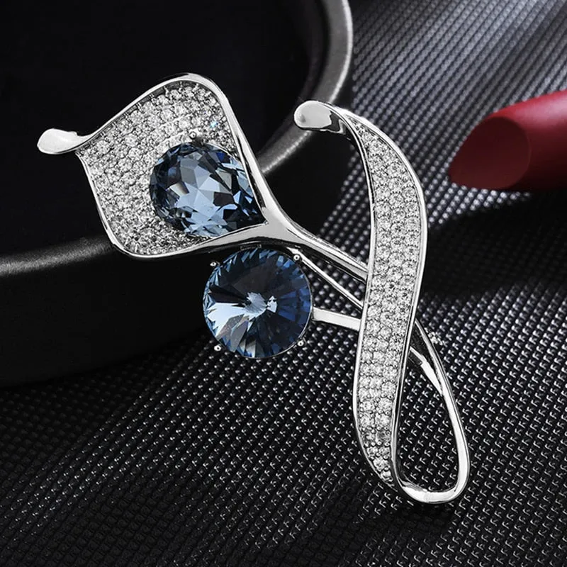 Fashion Simple Copper Inlaid Cubic Zirconia Flower Brooch