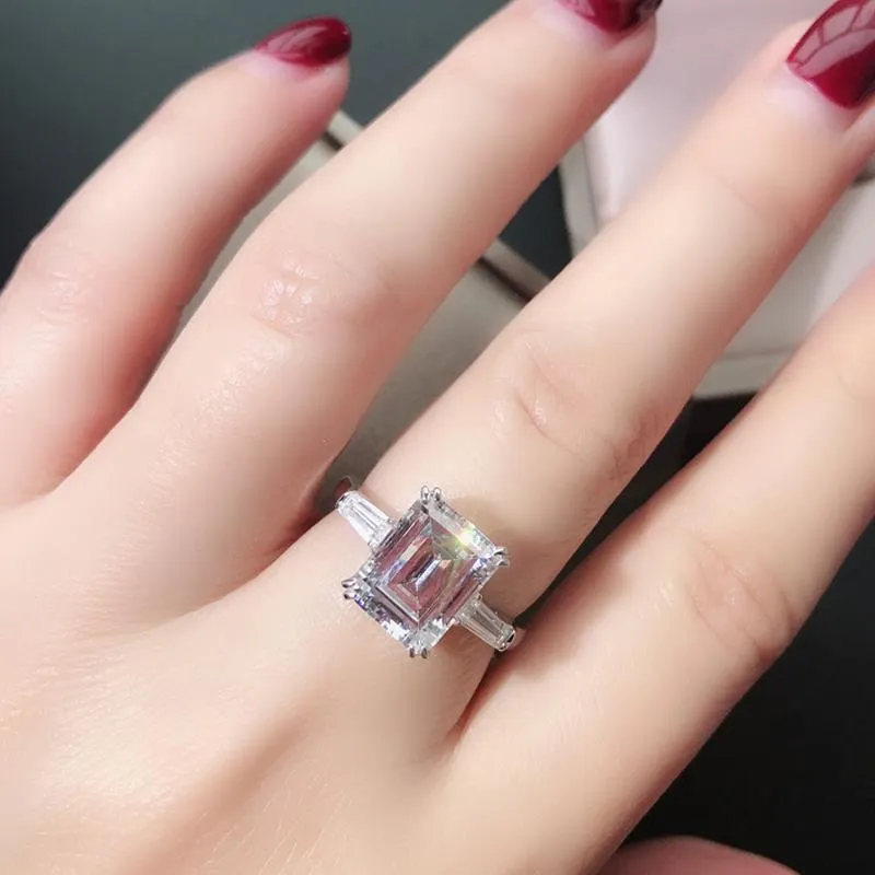 Jolics 3CT Emerald Cut Tapered Double Prong Three Stone Ring