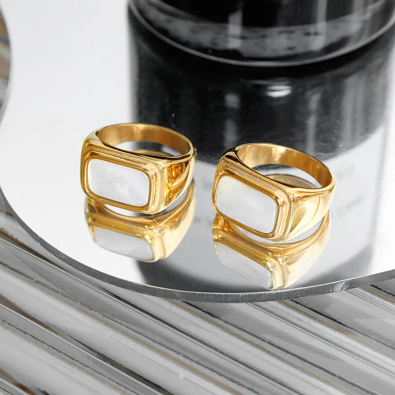 Leia Parelescent Ring