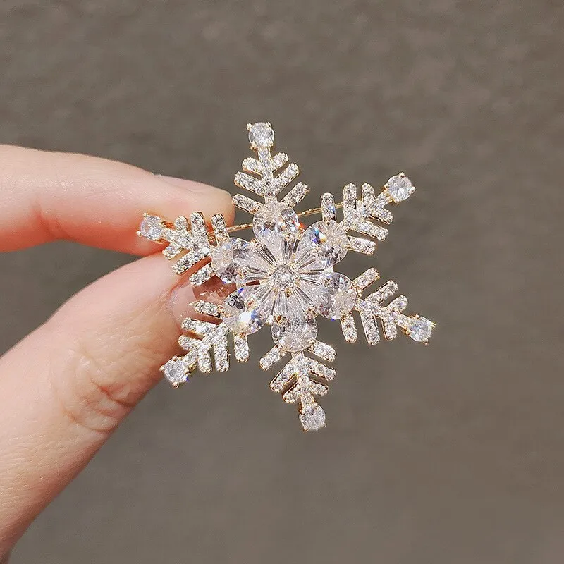 Luxury Micro-encrusted Zircon Snowflake Brooch Cute Fawn Brooches for Women
