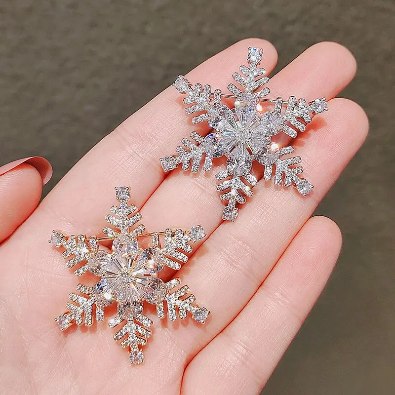 Luxury Micro-encrusted Zircon Snowflake Brooch Cute Fawn Brooches for Women
