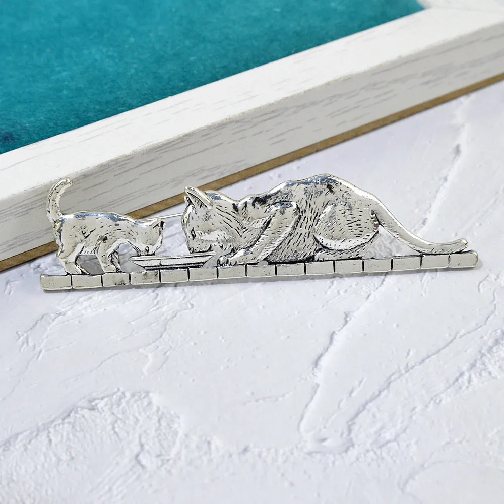 Mom And Kid Cat Brooch Vintage Cute Animal Pin Eating Food Kitty Jewelry