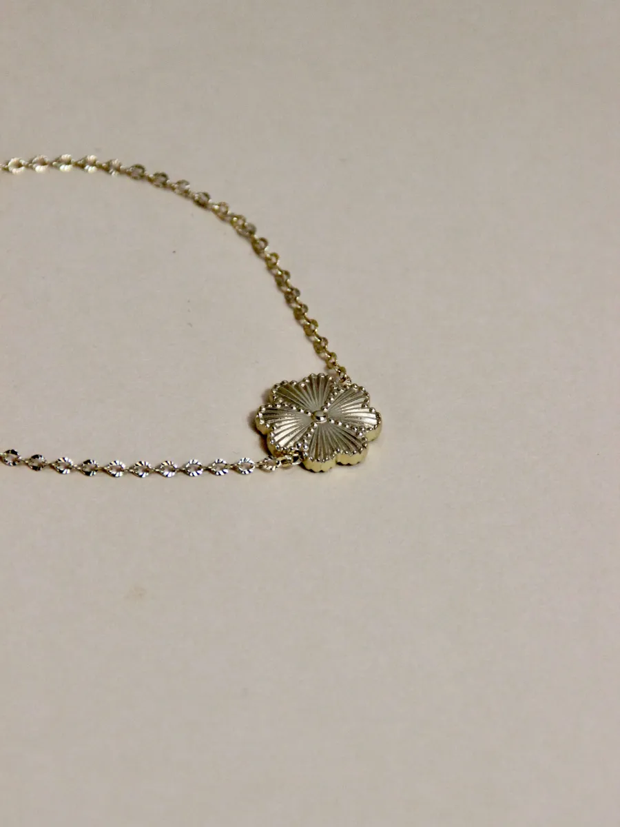 Primrose bracelet - bohemian clover style flowers